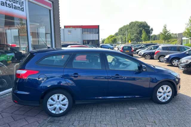 Ford Focus (2012) thumbnail 6