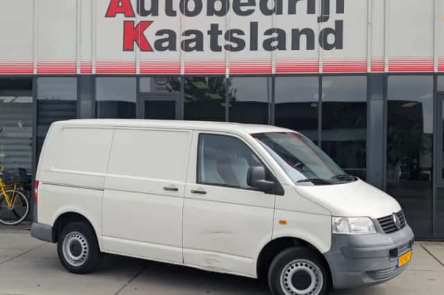 Volkswagen Transporter (2007) thumbnail 2