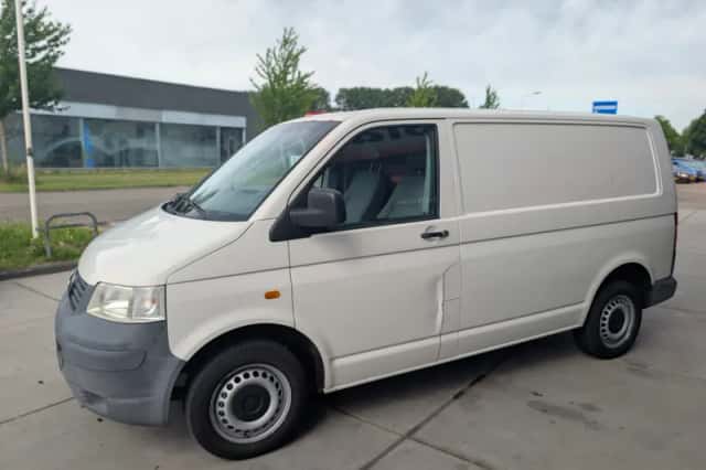 Volkswagen Transporter (2007) thumbnail 6