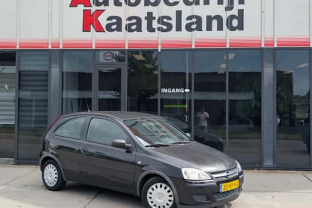 Opel Corsa (2005) thumbnail 1