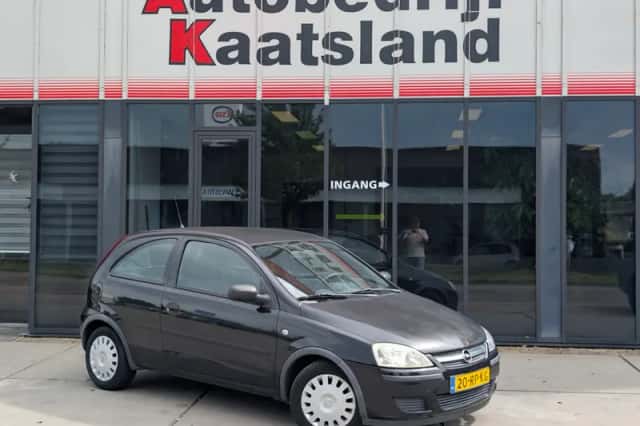 Opel Corsa (2005) thumbnail 2