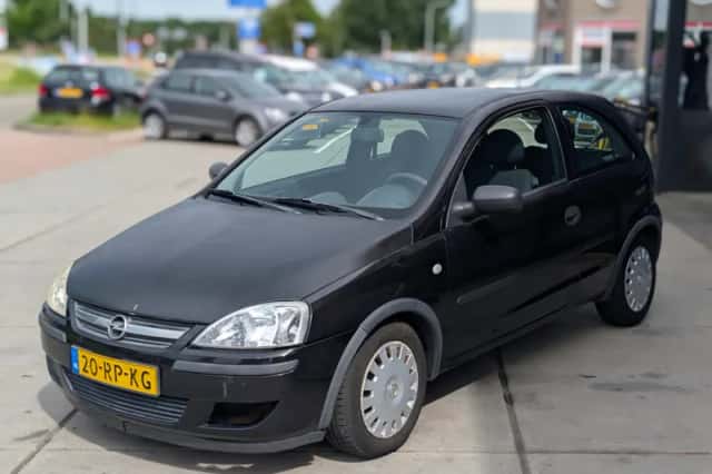 Opel Corsa (2005) thumbnail 4