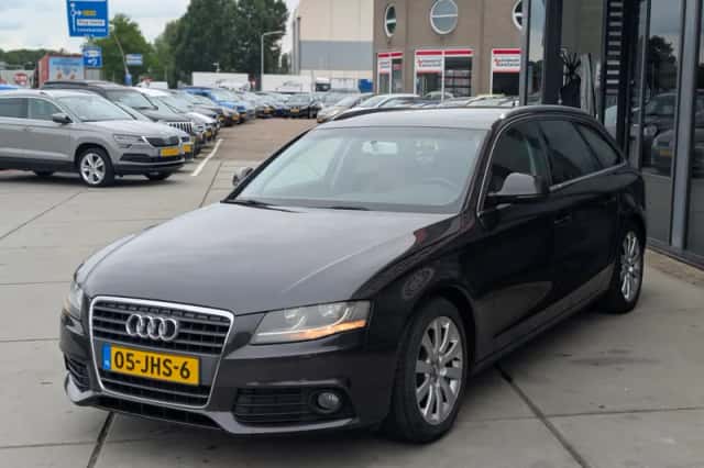 Audi A4 (2009) thumbnail 5