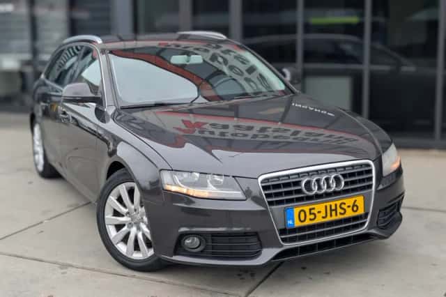 Audi A4 (2009) thumbnail 6