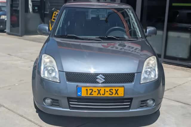 Suzuki Swift (2007) thumbnail 3
