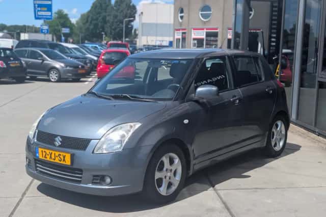 Suzuki Swift (2007) thumbnail 4