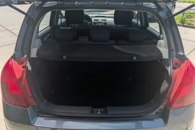 Suzuki Swift (2007) thumbnail 6