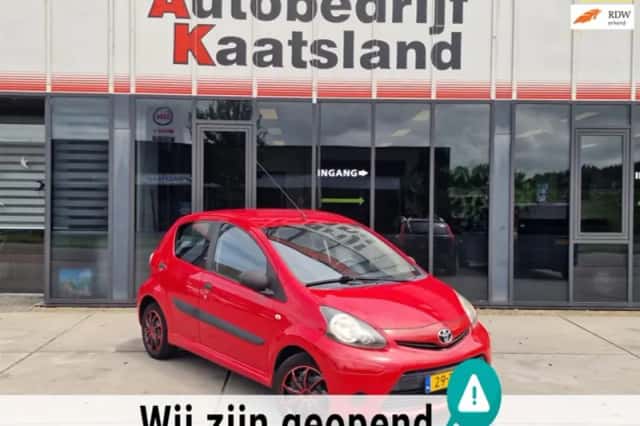 Toyota Aygo (2012) thumbnail 1