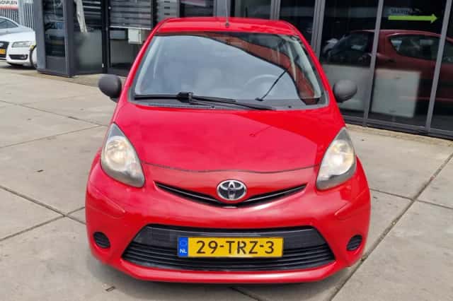 Toyota Aygo (2012) thumbnail 5