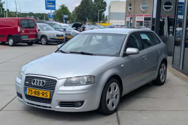Audi A3 (2005) thumbnail 4