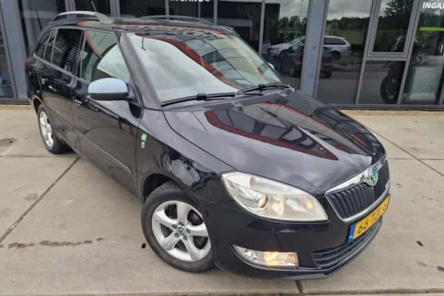 Škoda Fabia (2012) thumbnail 3