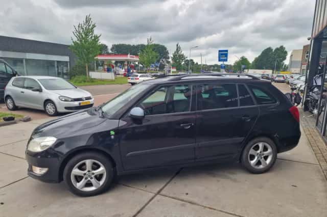 Škoda Fabia (2012) thumbnail 4