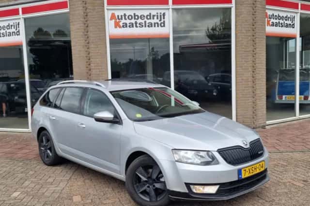 Škoda Octavia (2014) thumbnail 1