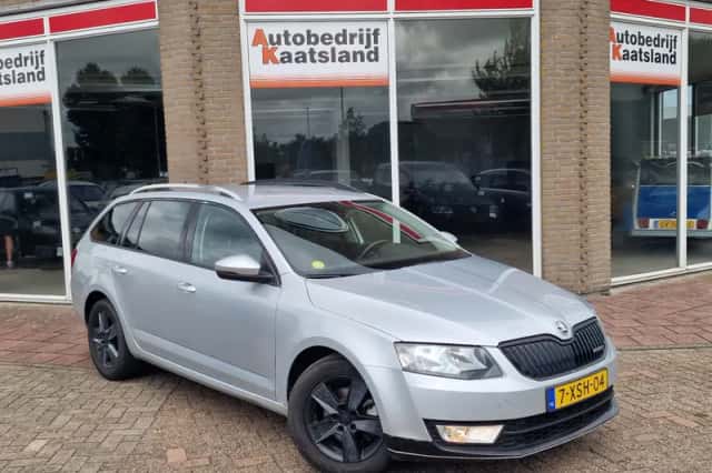 Škoda Octavia (2014) thumbnail 2