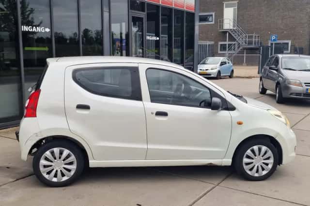 Suzuki Alto (2012) thumbnail 6