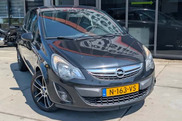 Opel Corsa (2013) thumbnail 5
