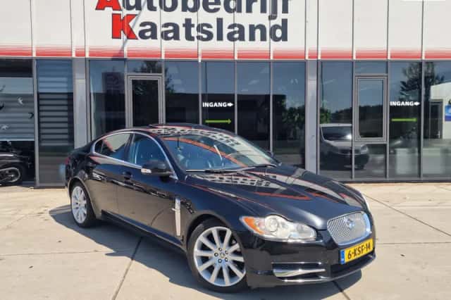Jaguar XF (2008) thumbnail 2