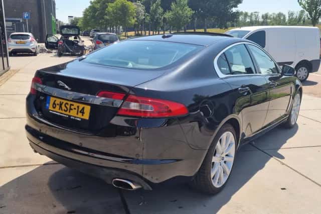 Jaguar XF (2008) thumbnail 5