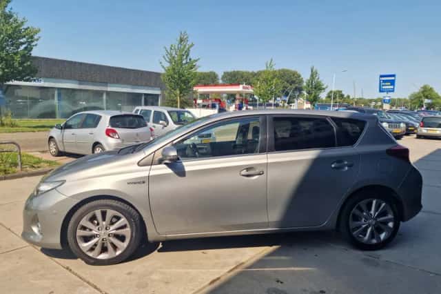 Toyota Auris (2013) thumbnail 5