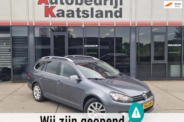 Volkswagen Golf (2010) thumbnail 2