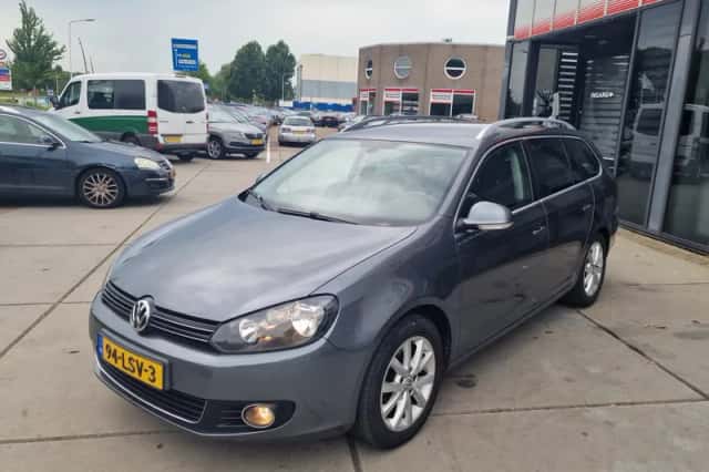 Volkswagen Golf (2010) thumbnail 5