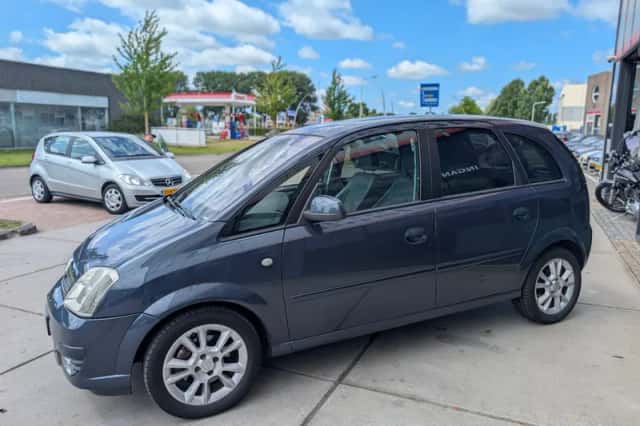 Opel Meriva (2009) thumbnail 3