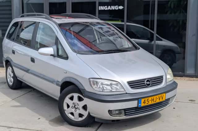 Opel Zafira (2001) thumbnail 5