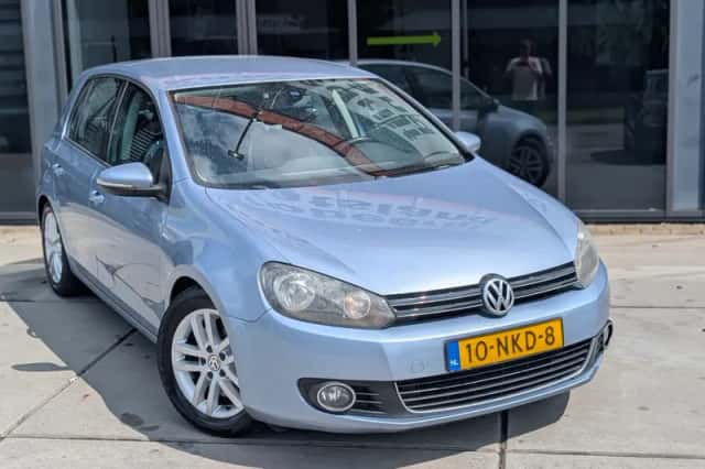 Volkswagen Golf (2010) thumbnail 5