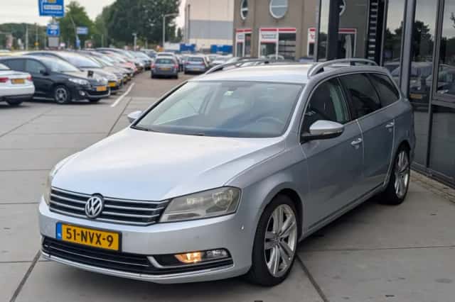 Volkswagen Passat (2010) thumbnail 4