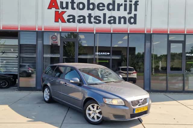 Volvo V50 (2010) thumbnail 2