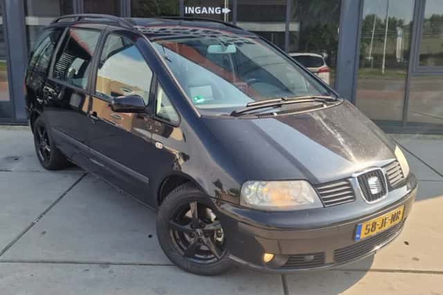 SEAT Alhambra (2002) thumbnail 3