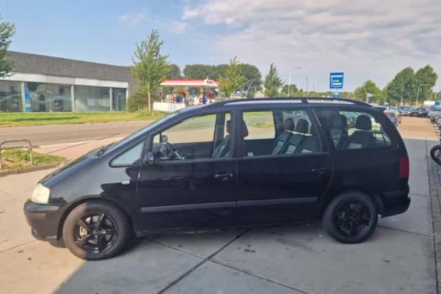 SEAT Alhambra (2002) thumbnail 4