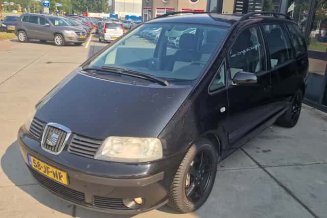 SEAT Alhambra (2002) thumbnail 5