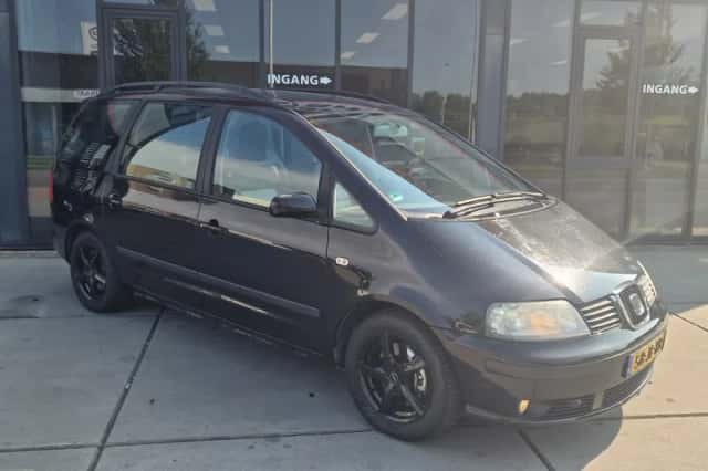 SEAT Alhambra (2002) thumbnail 6