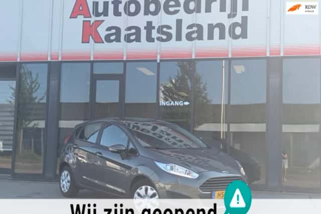 Ford Fiesta (2015) thumbnail 1