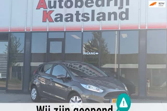 Ford Fiesta (2015) thumbnail 2