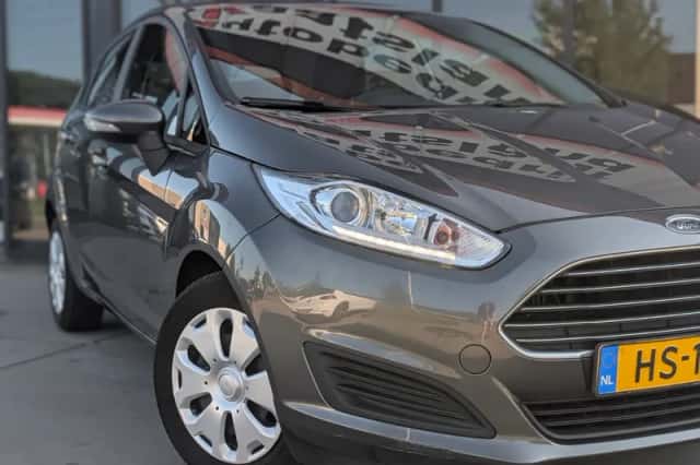 Ford Fiesta (2015) thumbnail 4