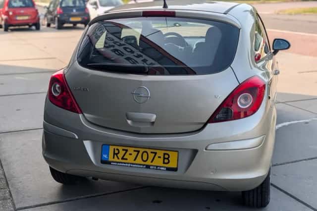 Opel Corsa (2008) thumbnail 6
