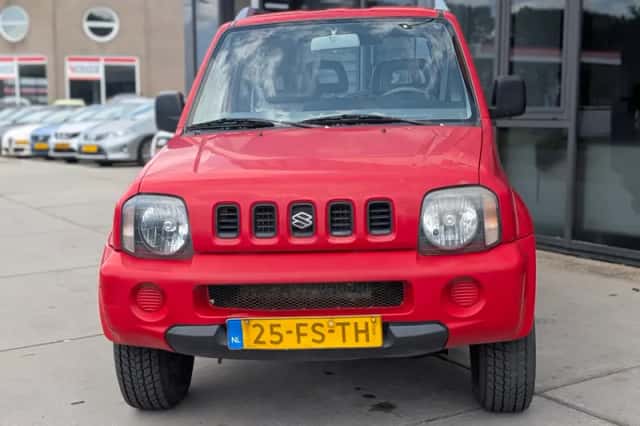 Suzuki Jimny (2000) thumbnail 3