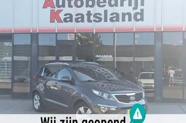 Kia Sportage (2011) thumbnail 2