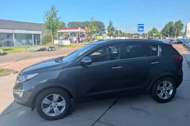 Kia Sportage (2011) thumbnail 3