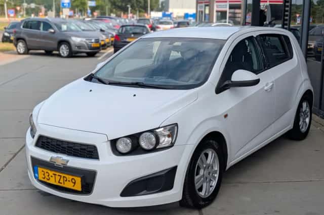Chevrolet Aveo (2012) thumbnail 4