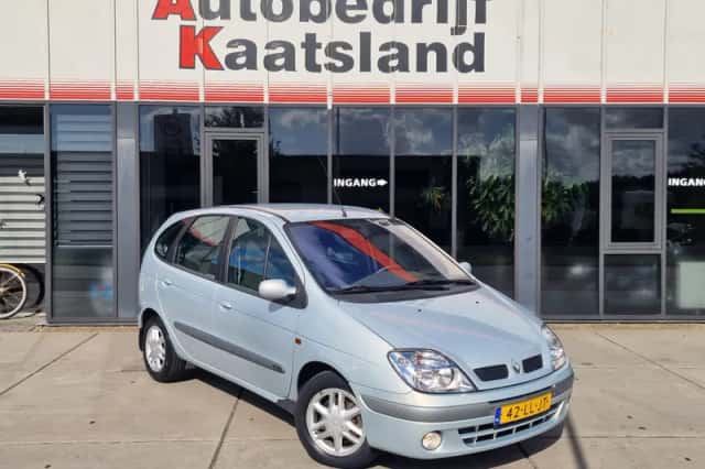 Renault Scénic (2003) thumbnail 2