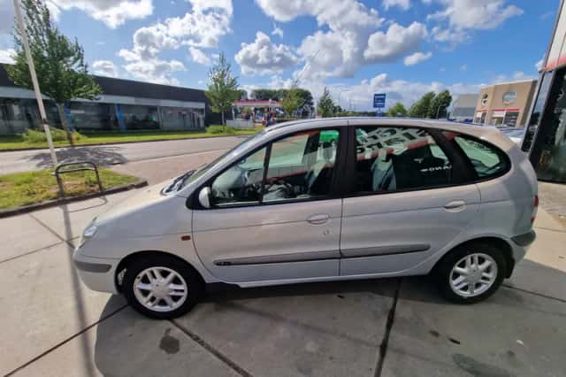 Renault Scénic (2003) thumbnail 4