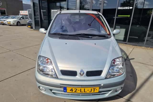 Renault Scénic (2003) thumbnail 5