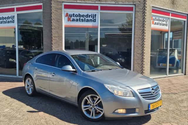 Opel Insignia (2011) thumbnail 2