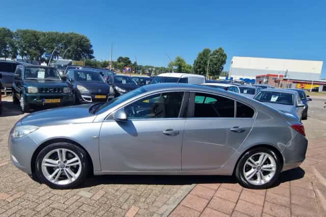 Opel Insignia (2011) thumbnail 4