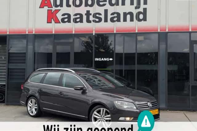 Volkswagen Passat (2011) thumbnail 1