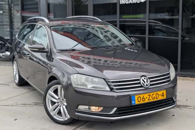 Volkswagen Passat (2011) thumbnail 5