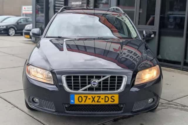 Volvo V70 (2007) thumbnail 3